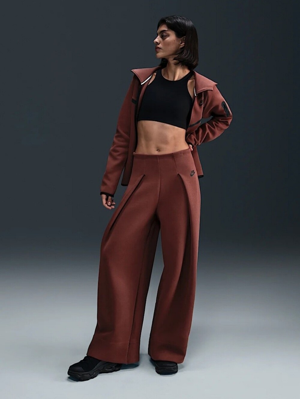 Nike Women's Sportswear Tech Fleece High-Waisted Pleated Trousers